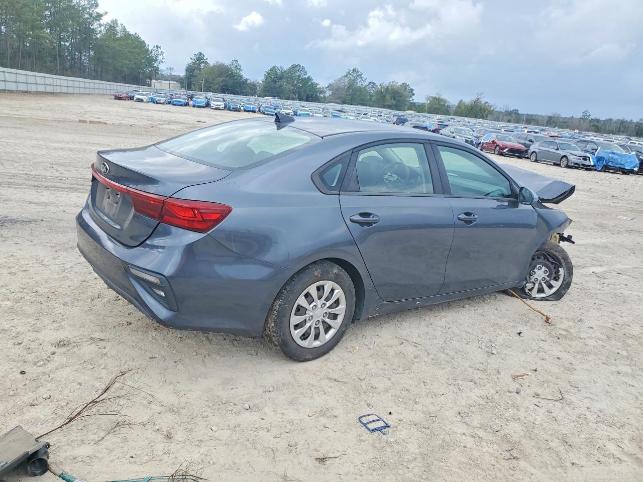 2020 KIA FORTE FE photo 3