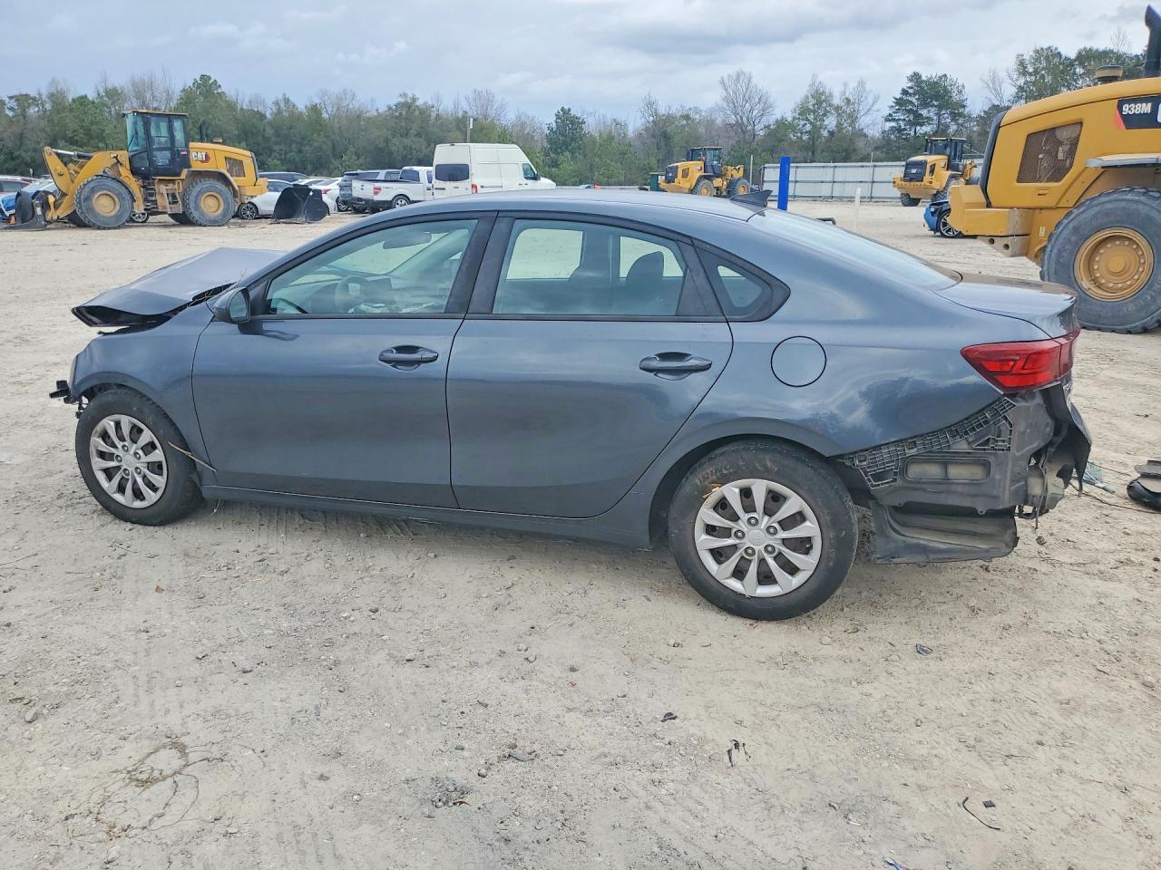 2020 KIA FORTE FE photo 2