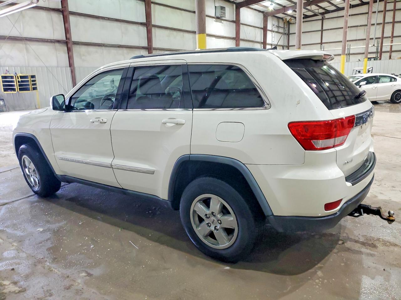 2012 JEEP GRAND CHEROKEE LAREDO photo 2