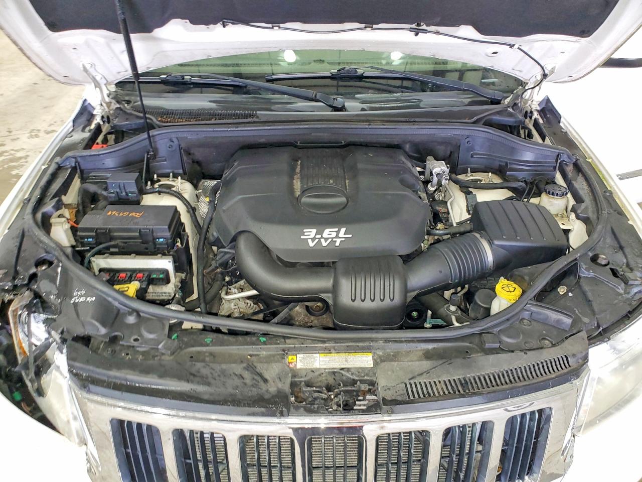 2012 JEEP GRAND CHEROKEE LAREDO photo 12