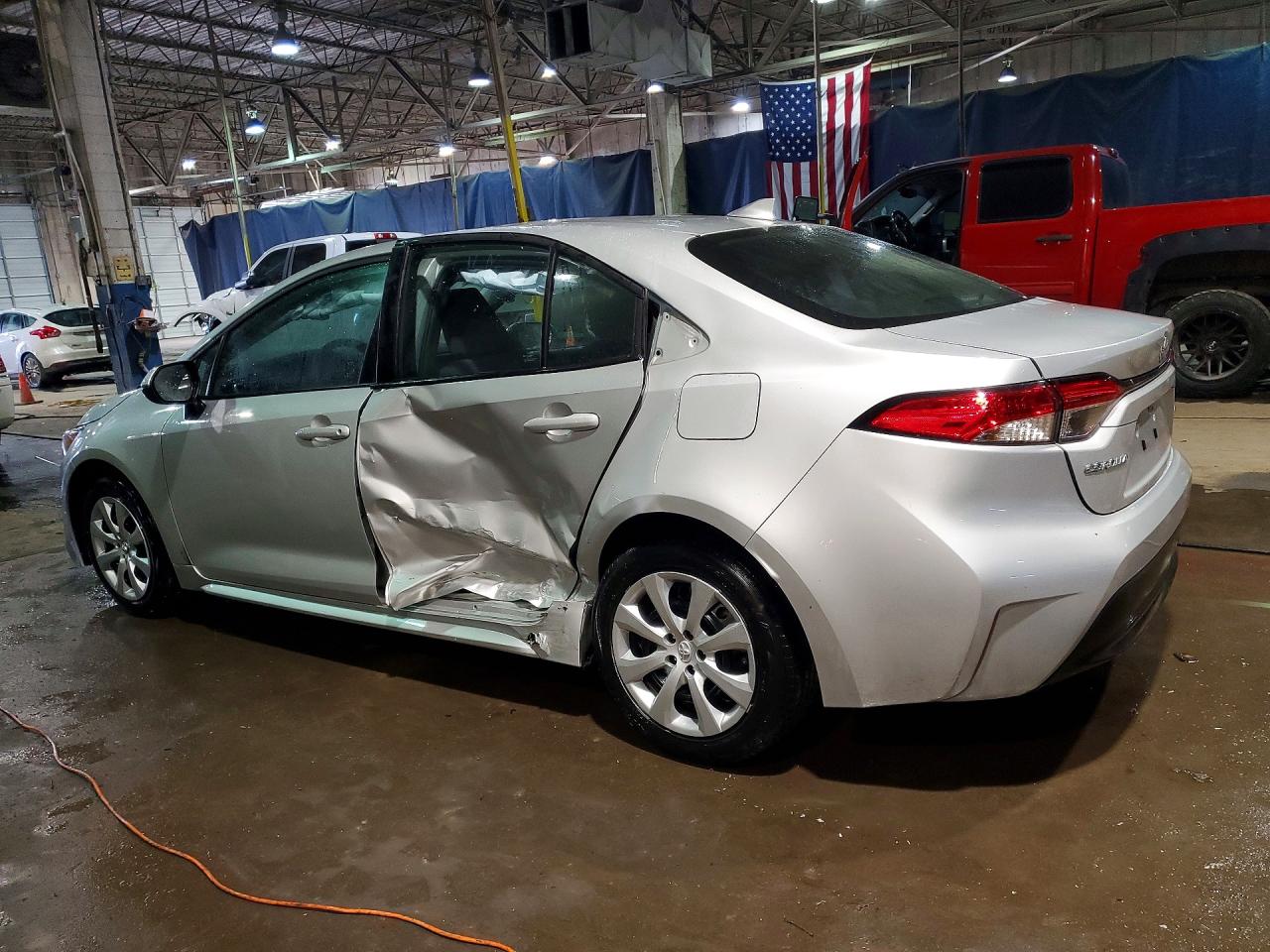 2023 TOYOTA COROLLA LE photo 3