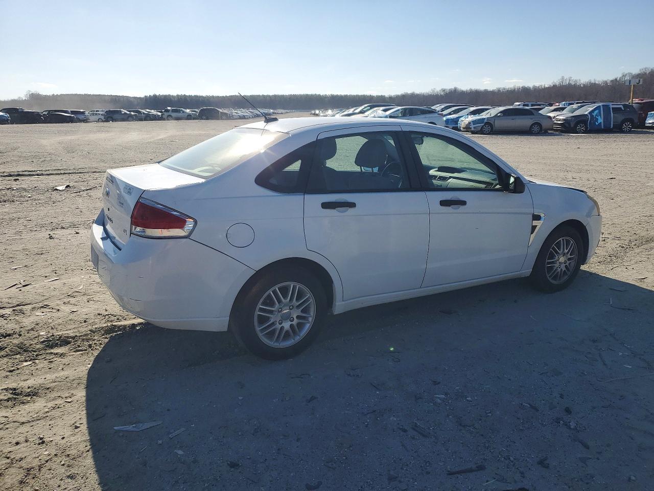 2008 FORD FOCUS SE photo 3