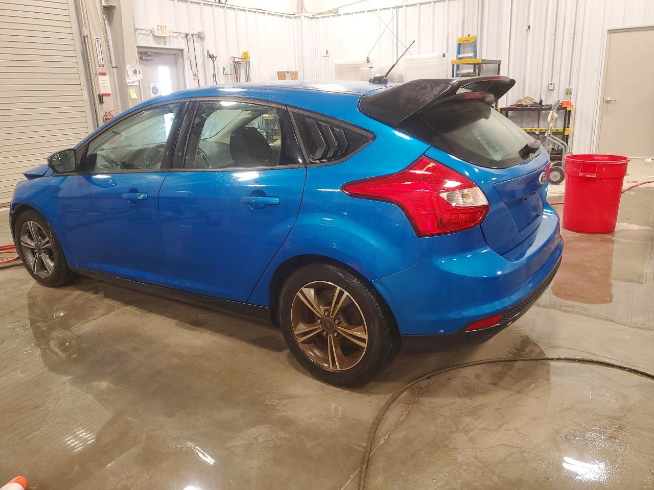 2014 FORD FOCUS SE photo 2