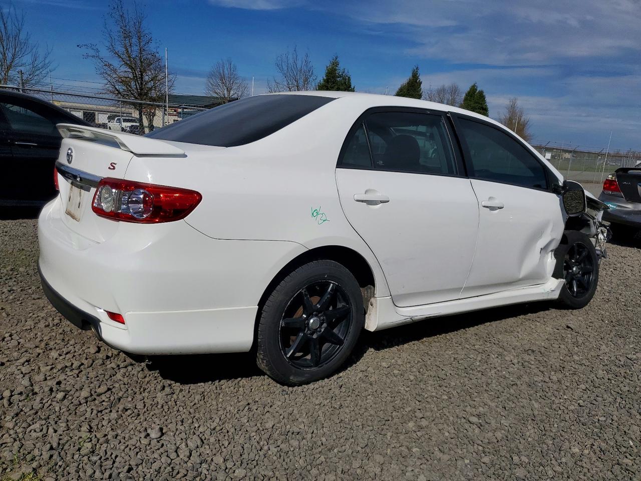 2013 TOYOTA COROLLA S photo 7