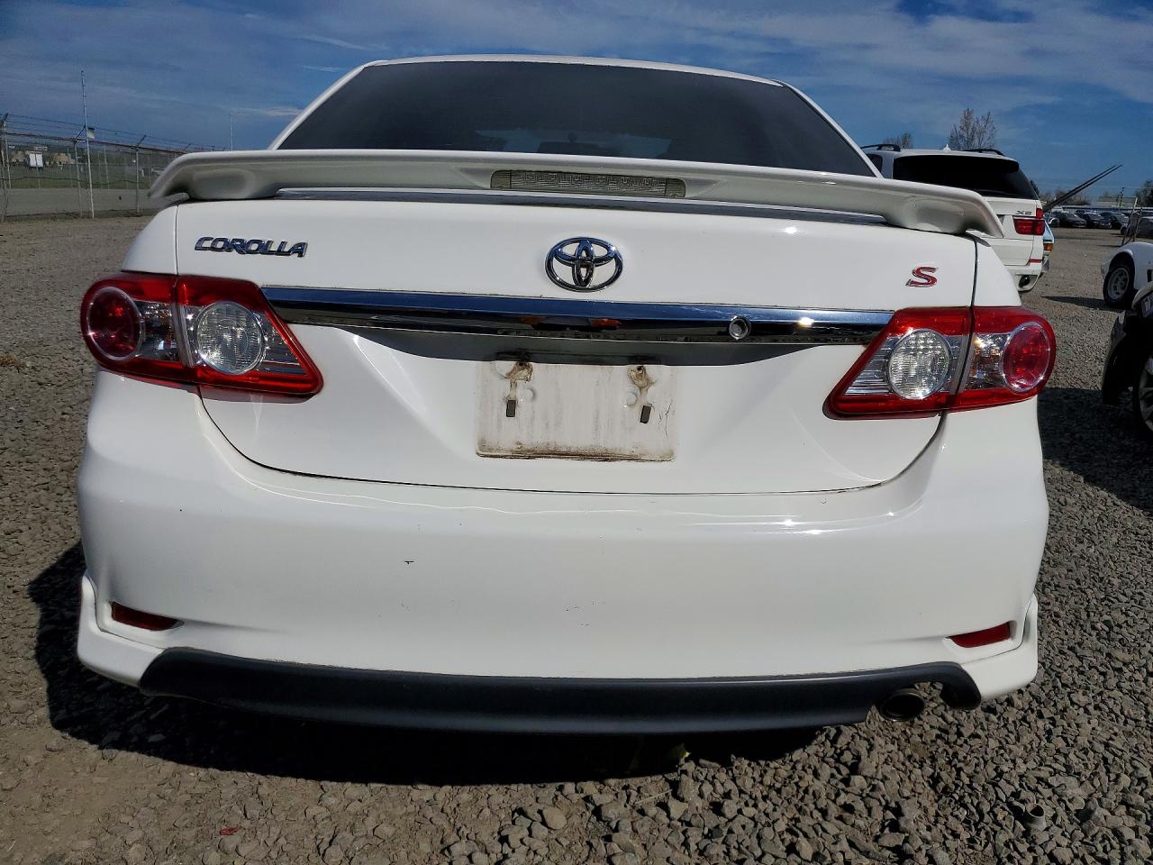 2013 TOYOTA COROLLA S photo 16
