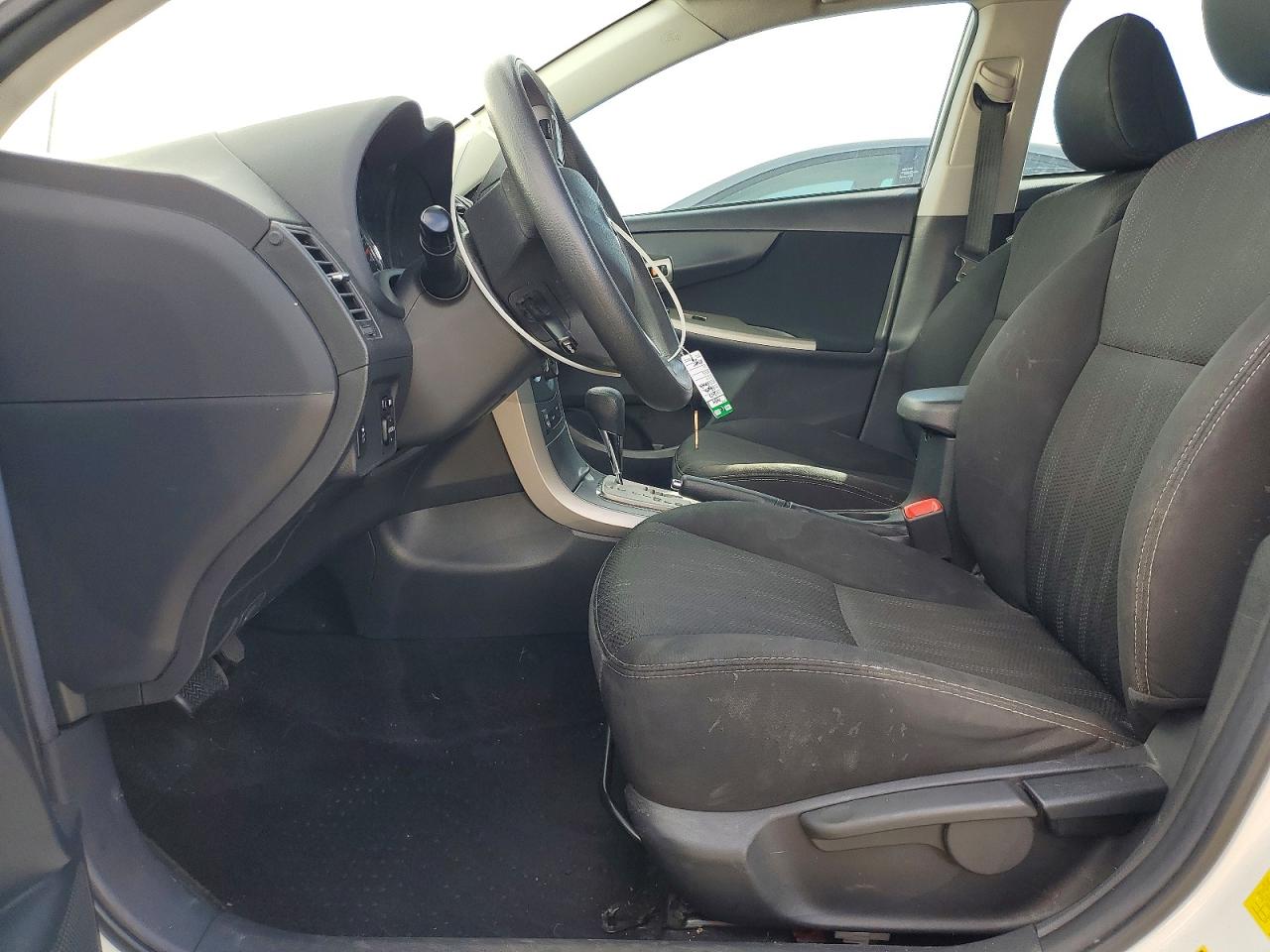 2013 TOYOTA COROLLA S photo 19
