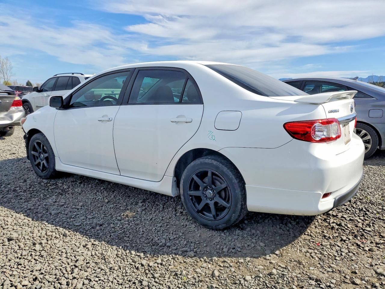 2013 TOYOTA COROLLA S photo 4