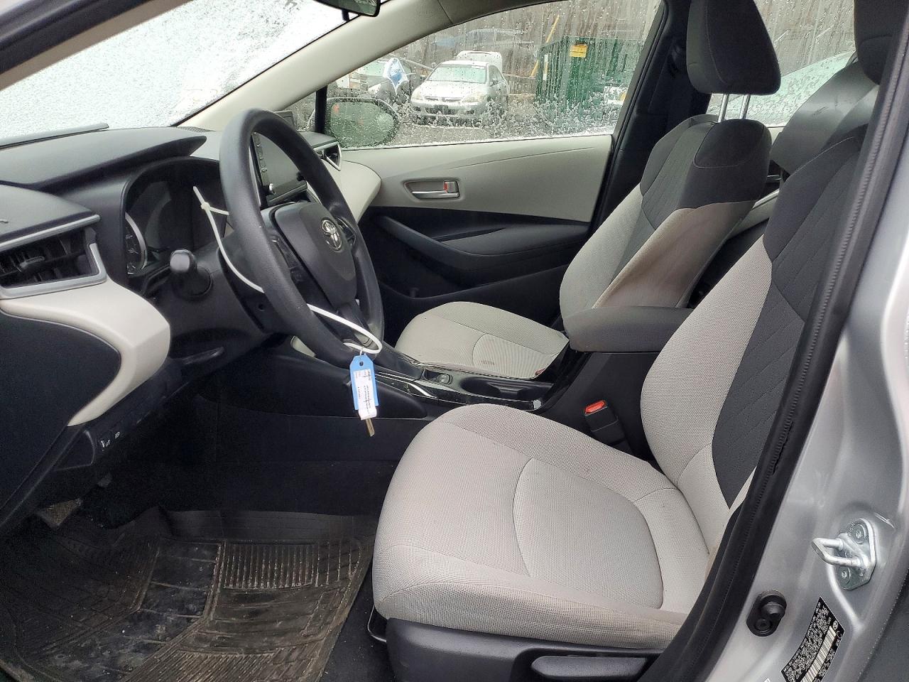 2021 TOYOTA COROLLA LE photo 13