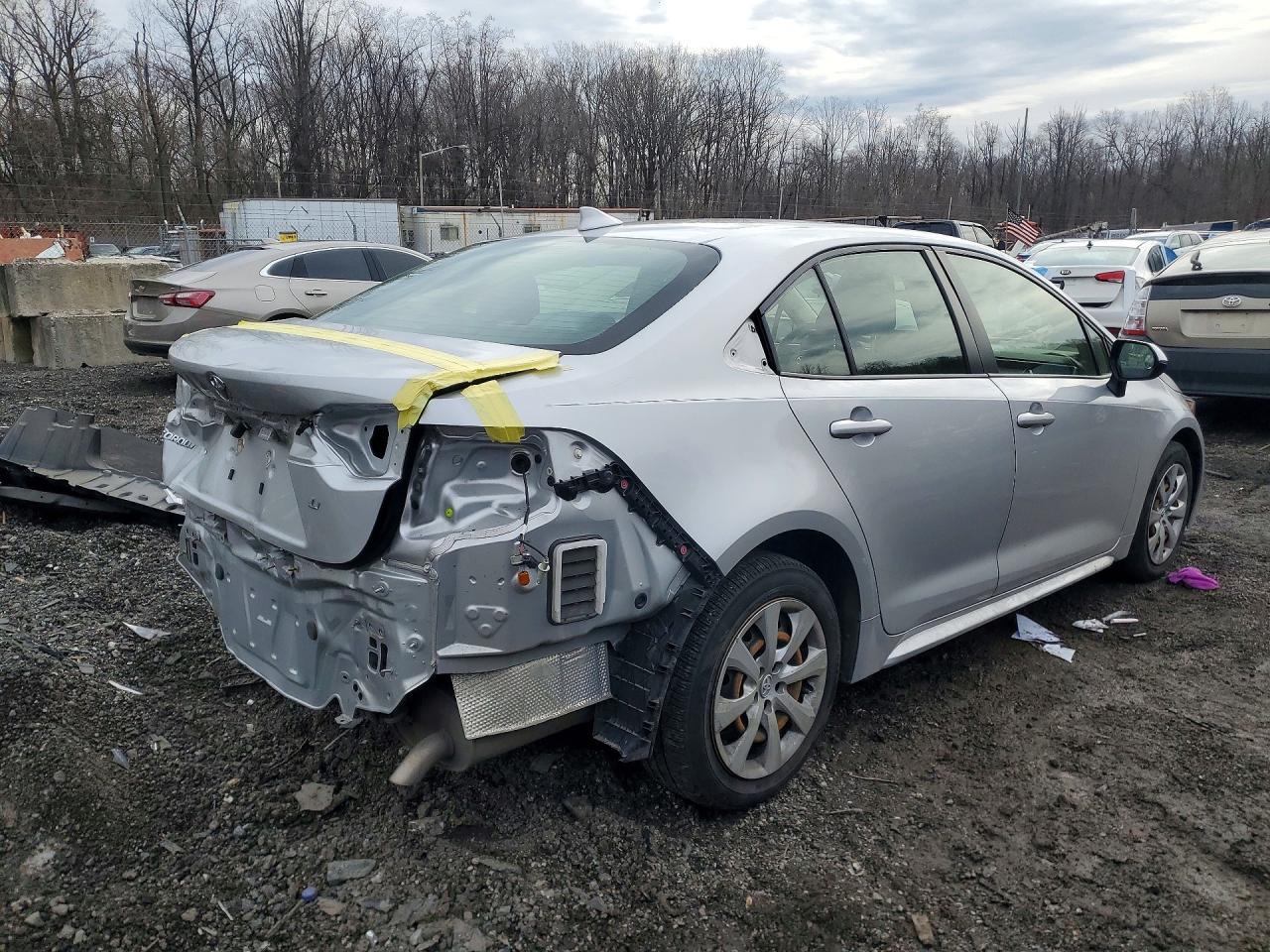 2021 TOYOTA COROLLA LE photo 5