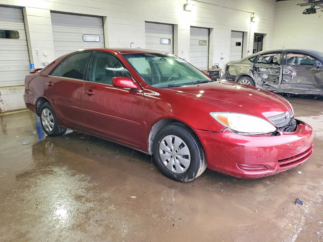 2004 TOYOTA CAMRY LE photo 10