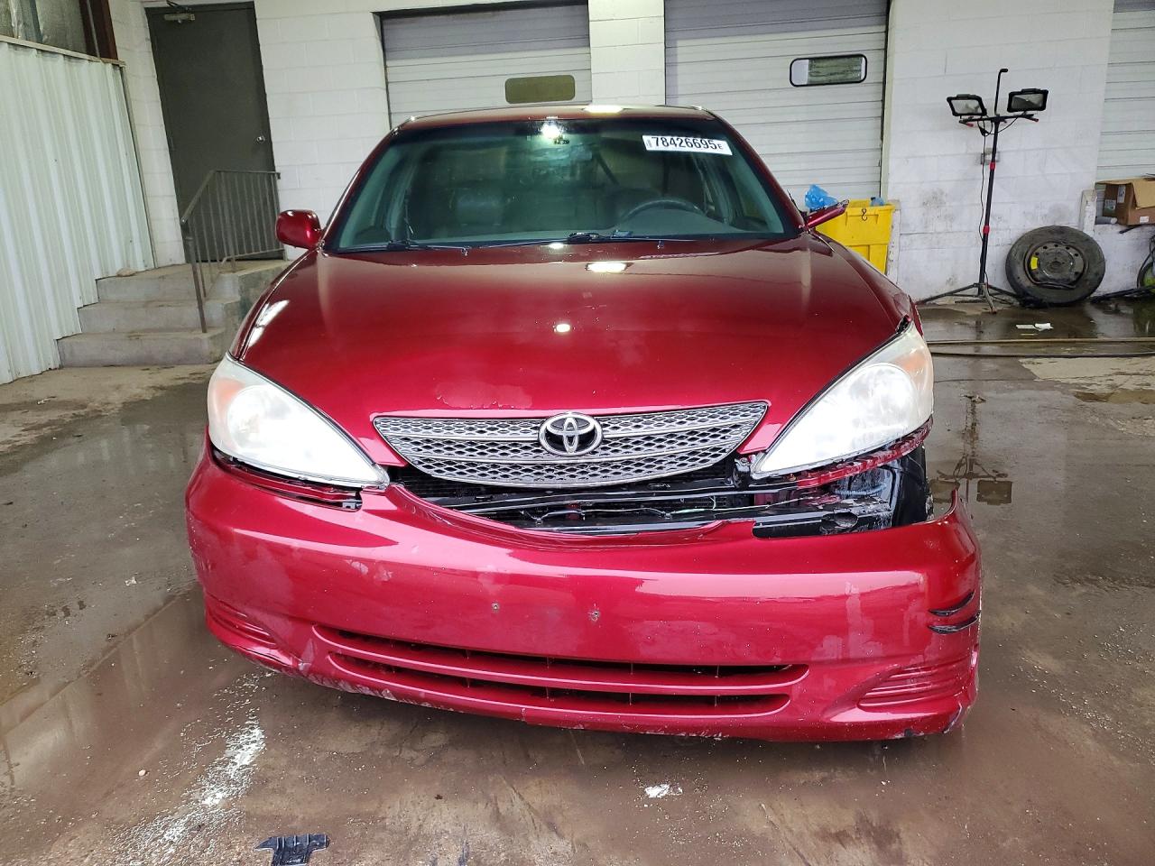 2004 TOYOTA CAMRY LE photo 13