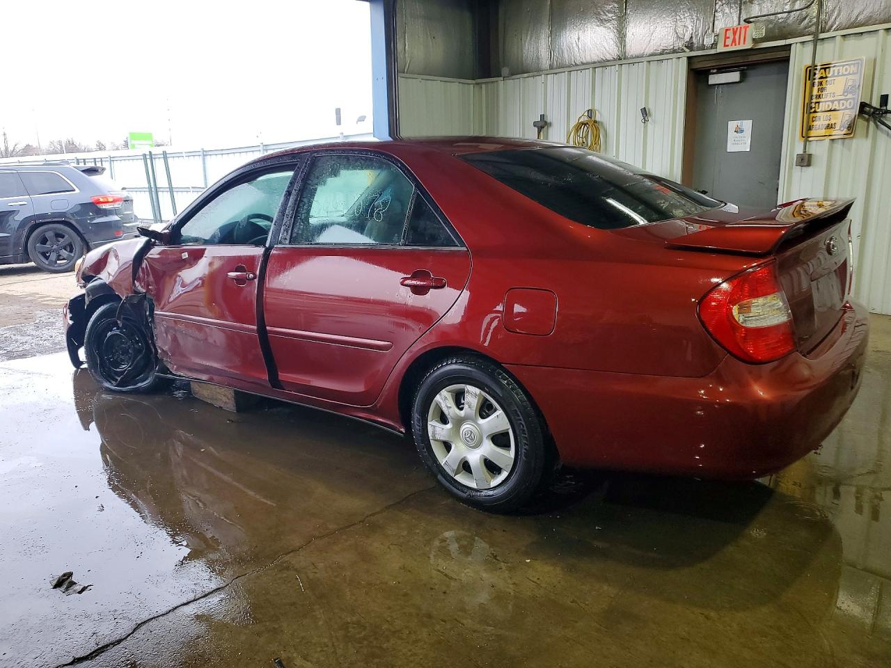 2004 TOYOTA CAMRY LE photo 4