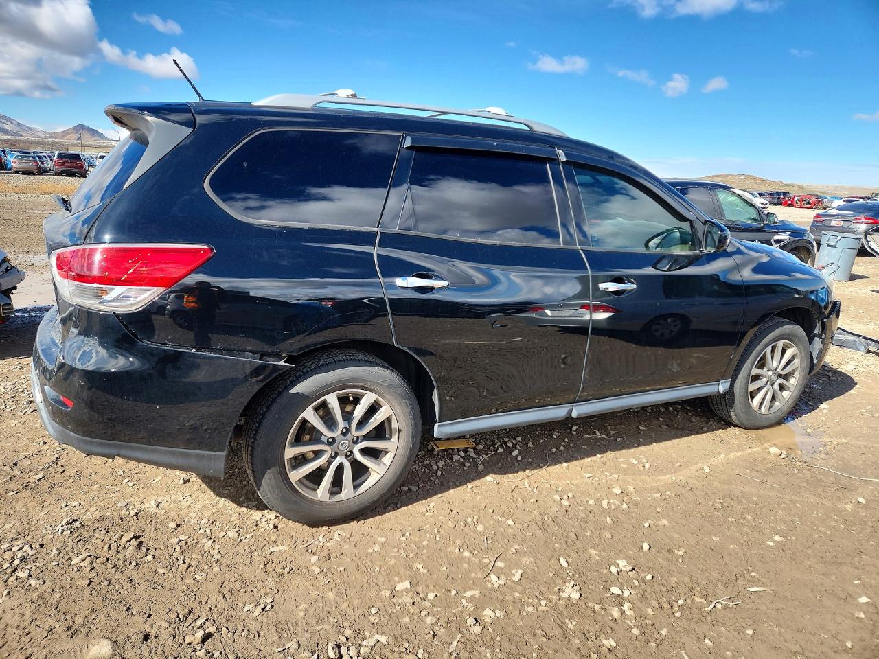 2013 NISSAN PATHFINDER S photo 5