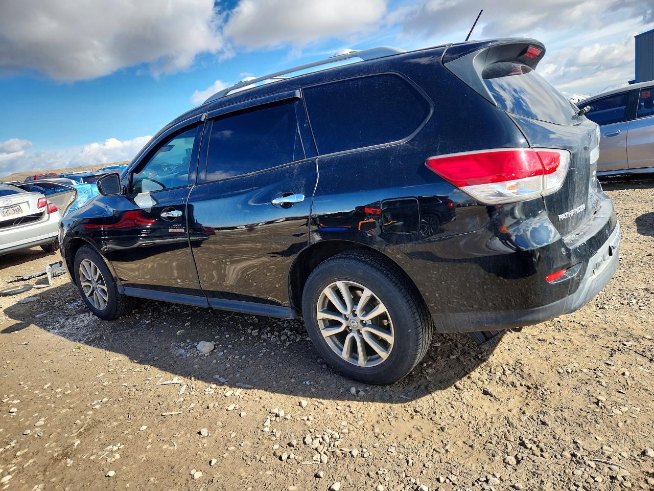 2013 NISSAN PATHFINDER S photo 3