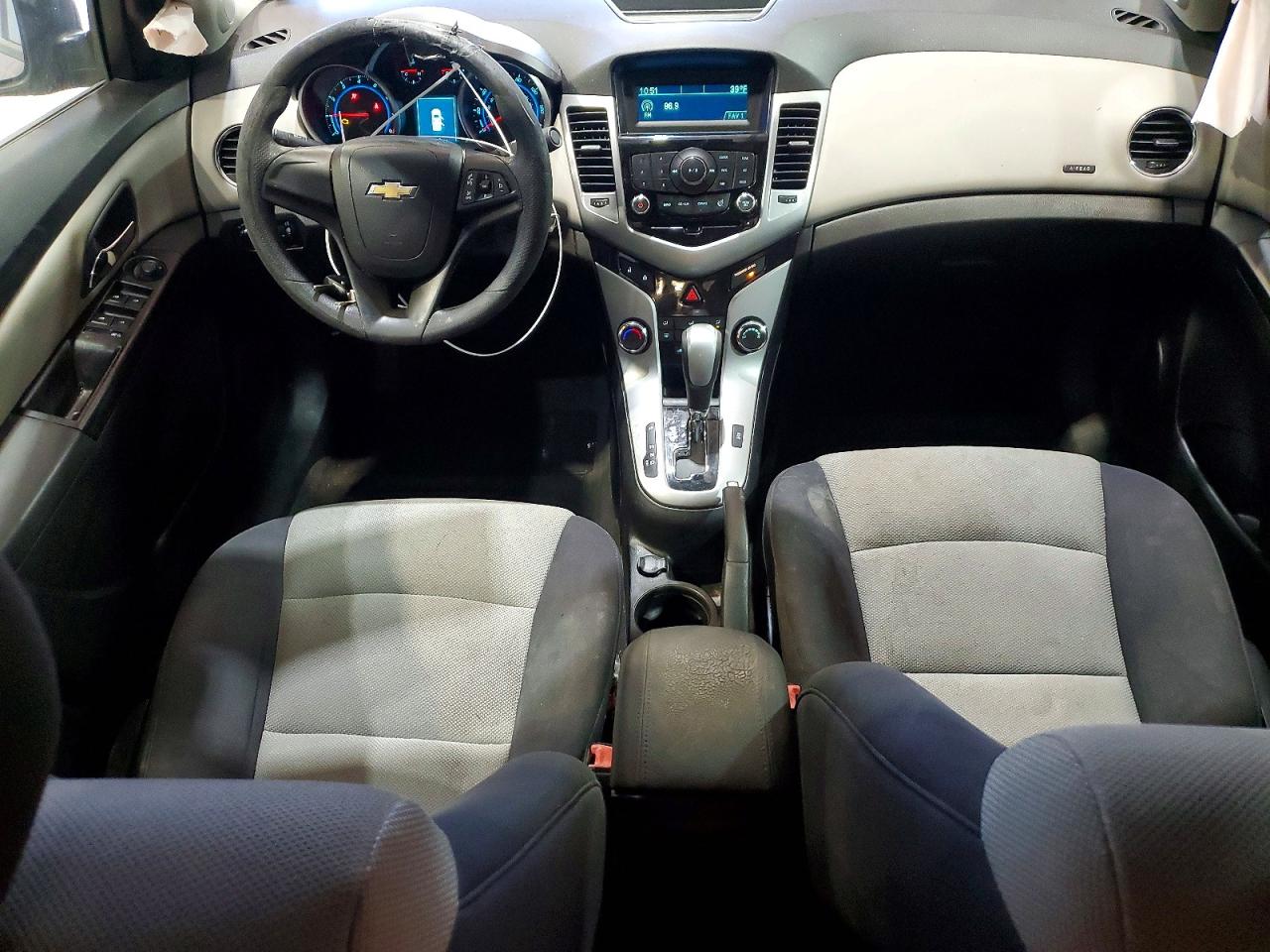 2013 CHEVROLET CRUZE LS photo 8