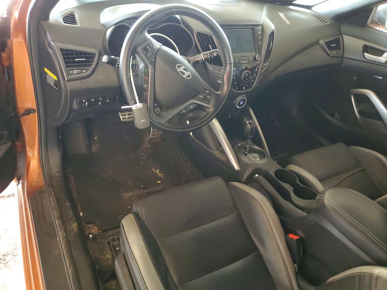 2016 HYUNDAI VELOSTER TURBO photo 22