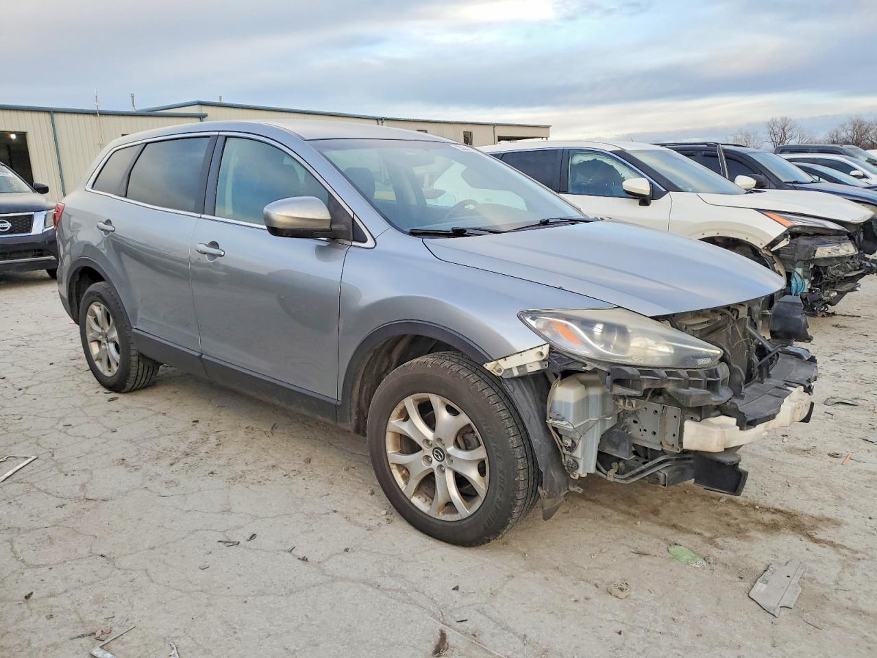 2013 MAZDA CX-9 TOURING photo 4