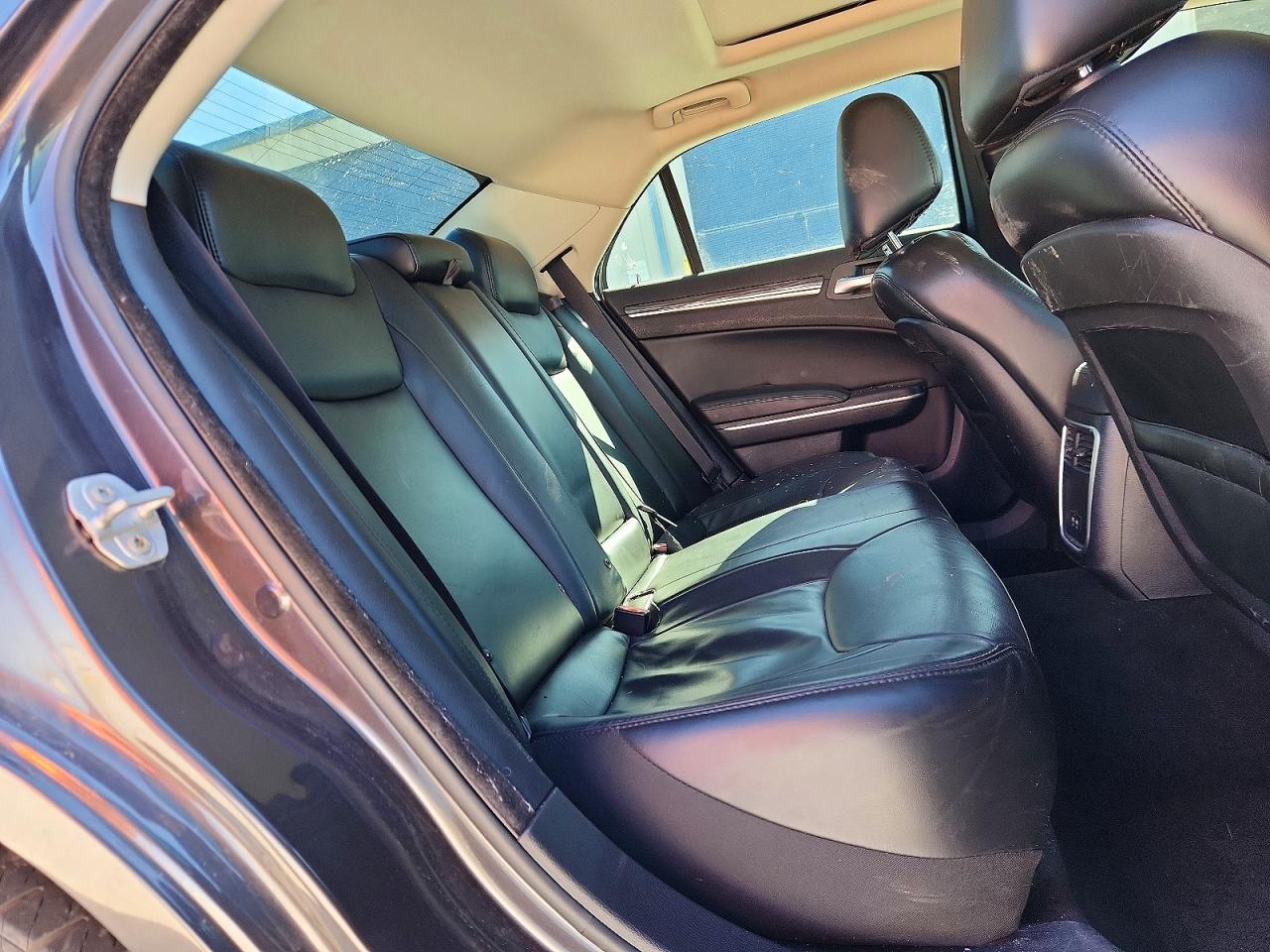 2016 CHRYSLER 300 LIMITED photo 19