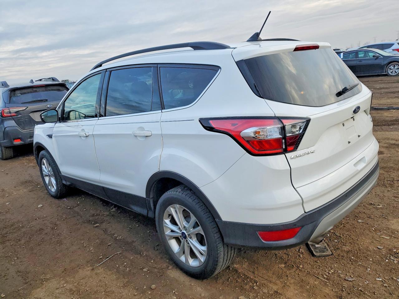 2018 FORD ESCAPE SEL photo 3