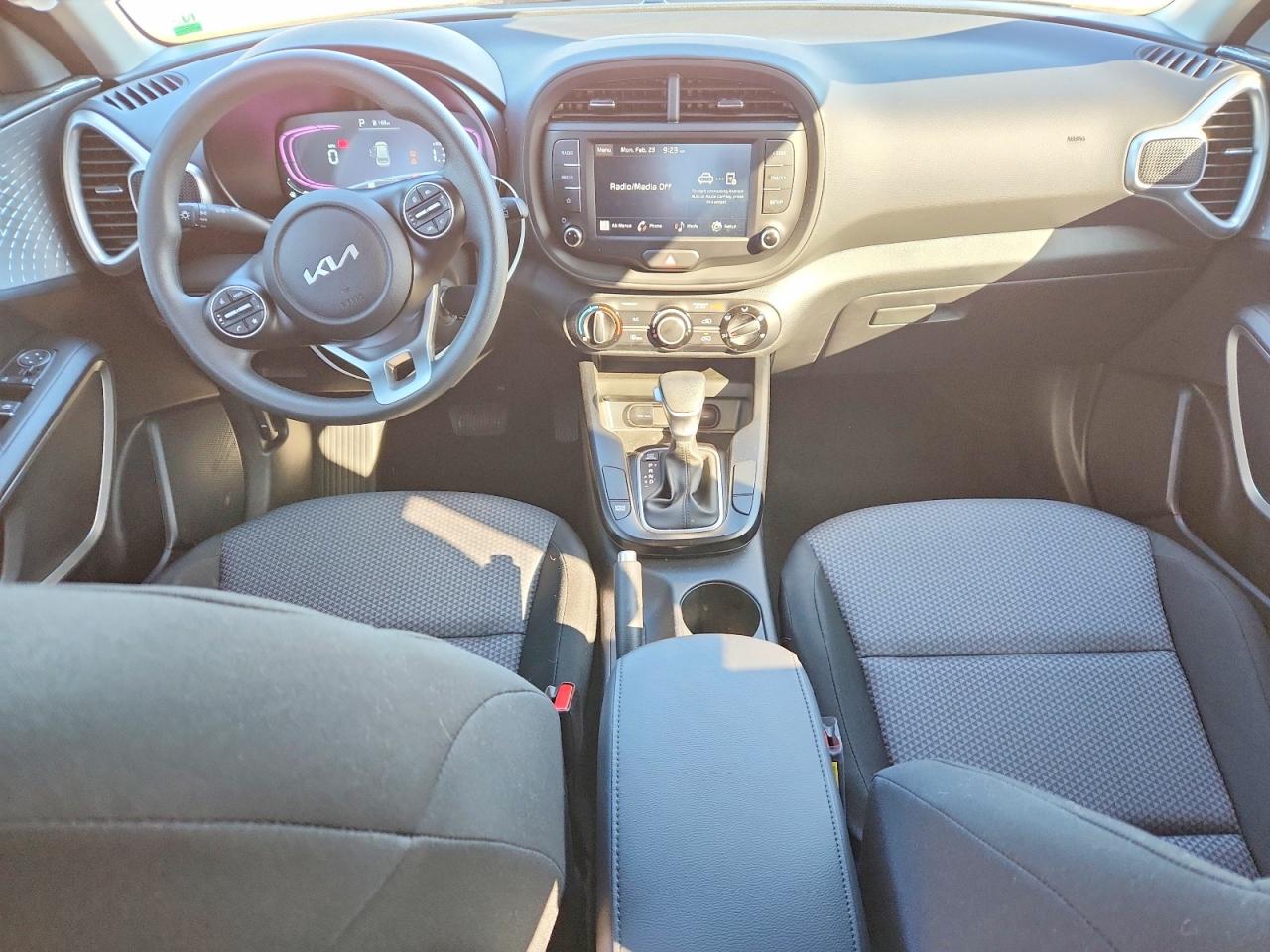 2025 KIA SOUL LX photo 8