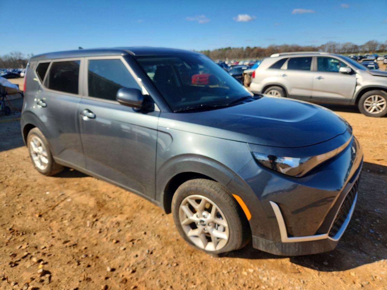 2025 KIA SOUL LX photo 4