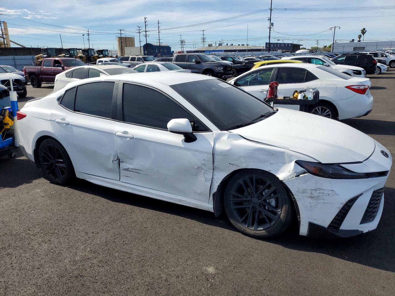 2025 TOYOTA CAMRY XSE photo 4