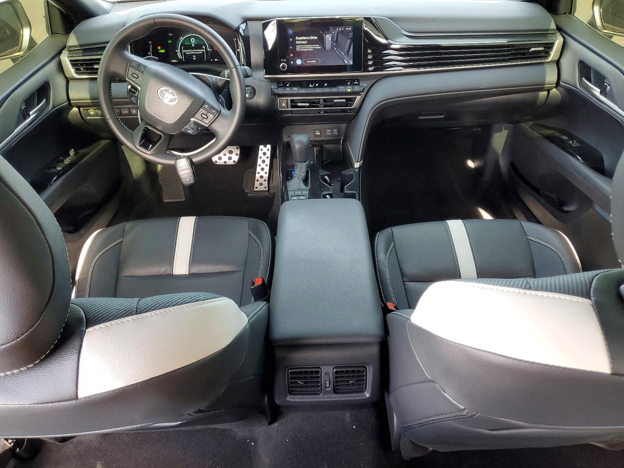 2025 TOYOTA CAMRY XSE photo 8