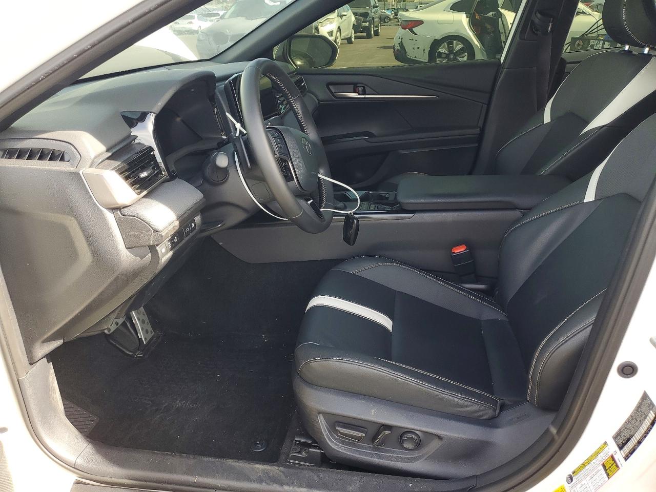 2025 TOYOTA CAMRY XSE photo 7