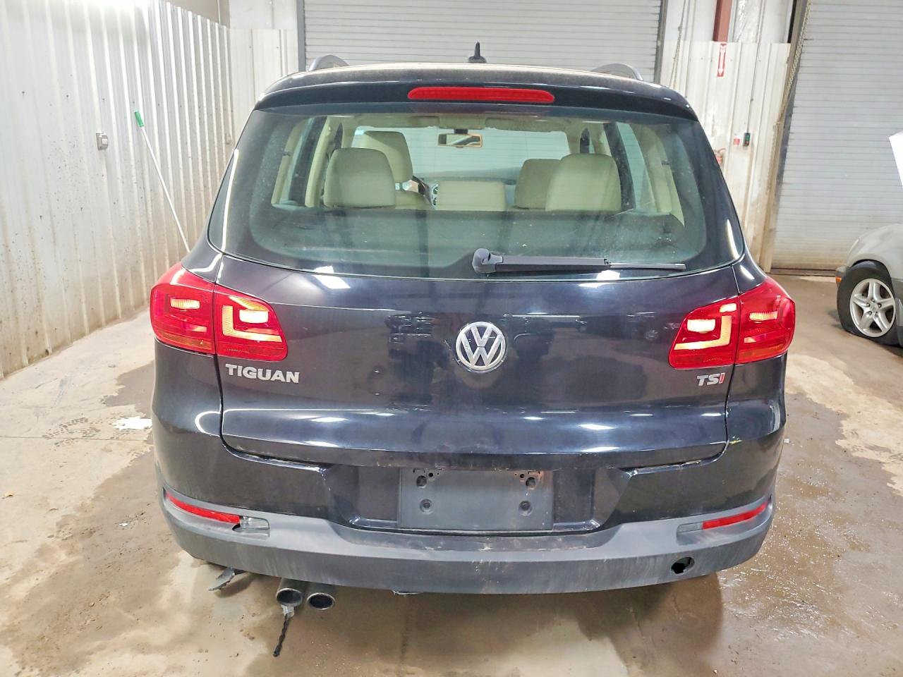 2017 VOLKSWAGEN TIGUAN S photo 11