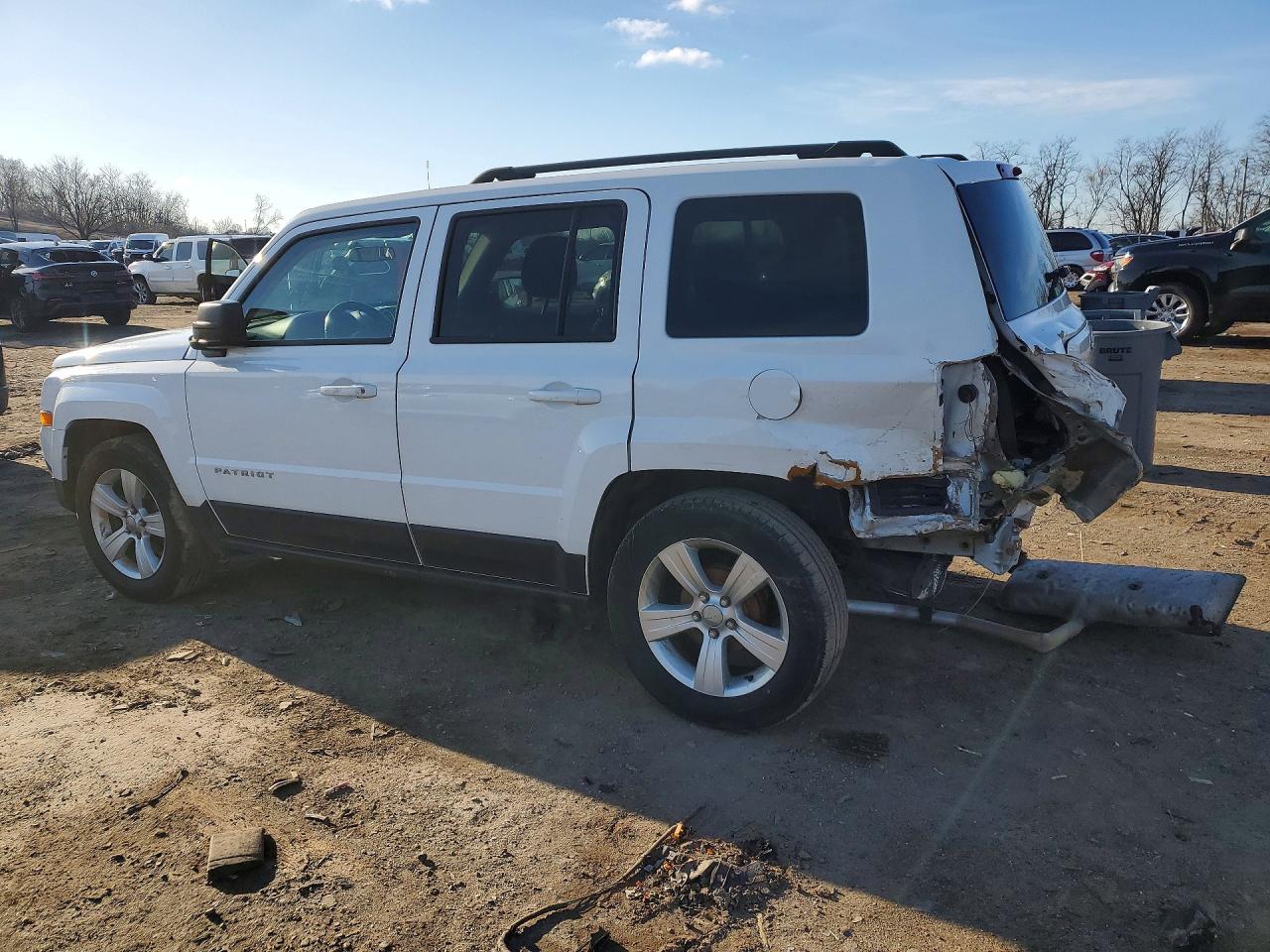 2014 JEEP PATRIOT LATITUDE photo 4