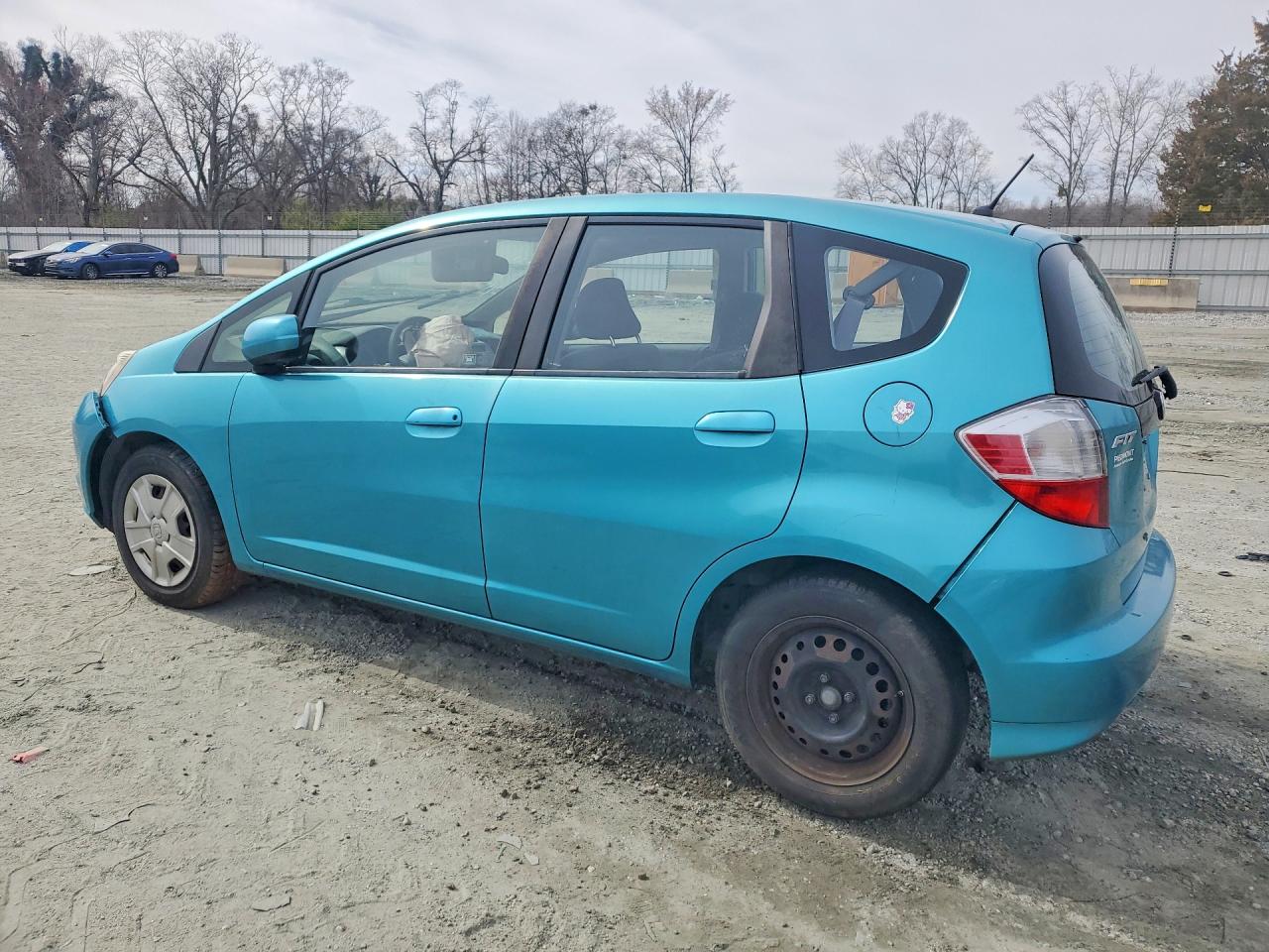 2013 HONDA FIT photo 2