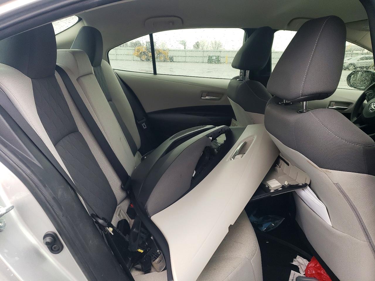 2020 TOYOTA COROLLA LE photo 28