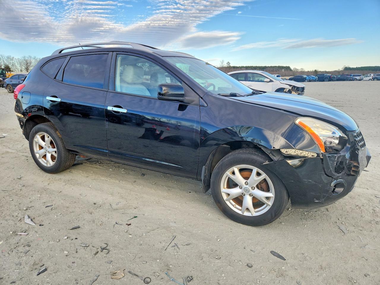 2010 NISSAN ROGUE S photo 4