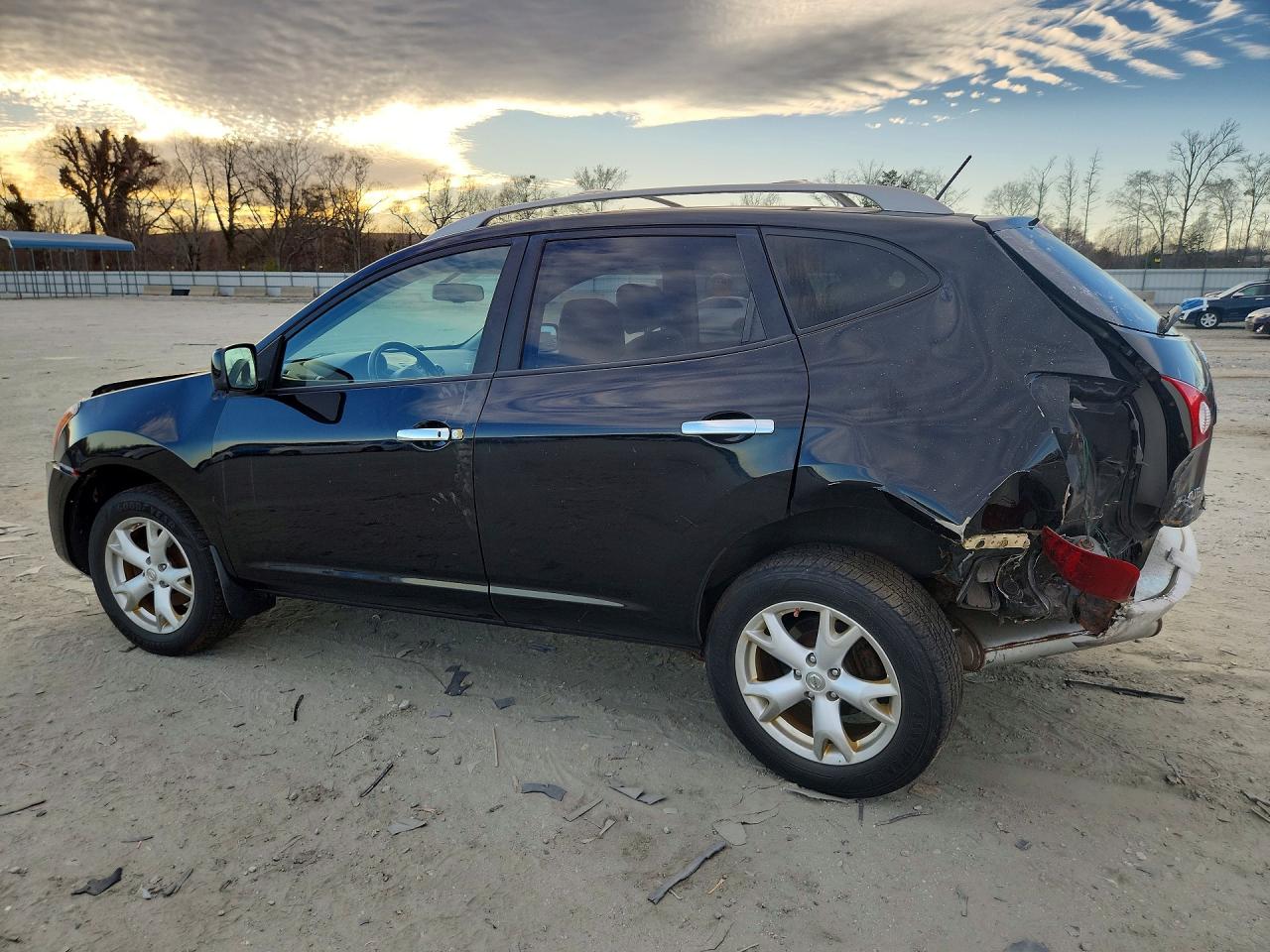 2010 NISSAN ROGUE S photo 2