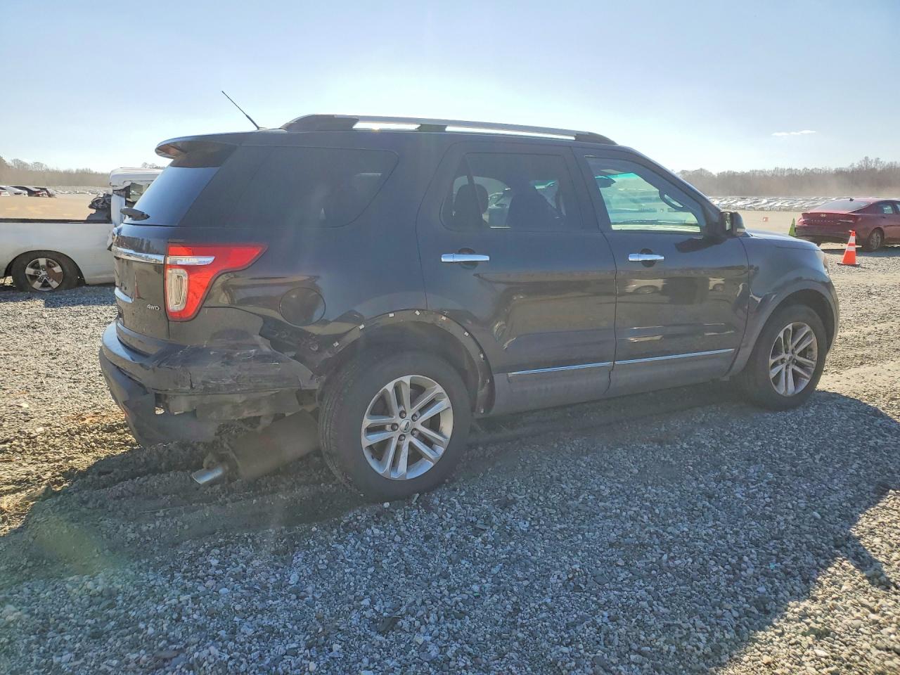 2013 FORD EXPLORER XLT photo 3