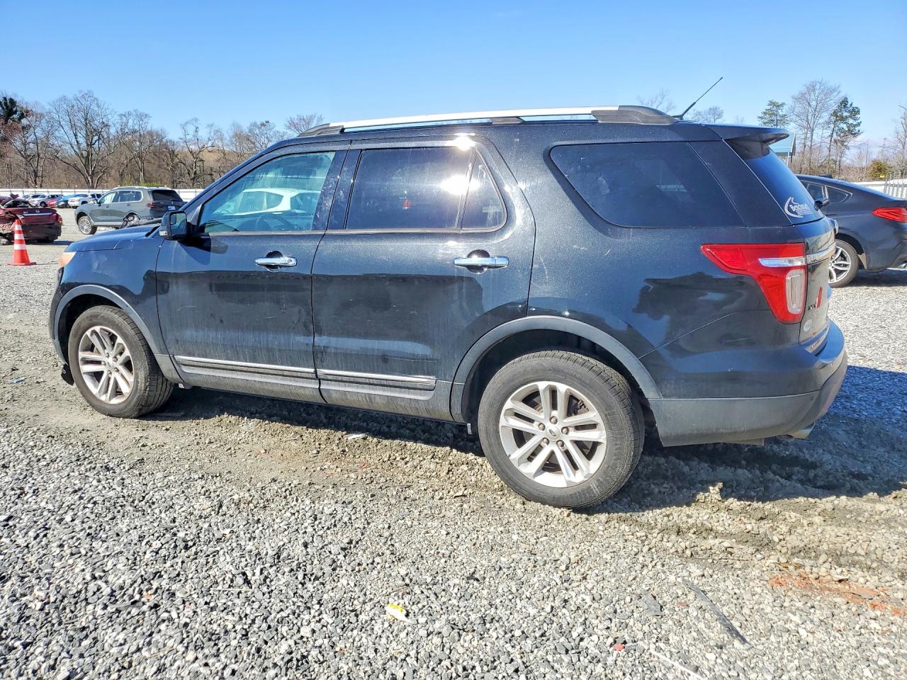 2013 FORD EXPLORER XLT photo 2
