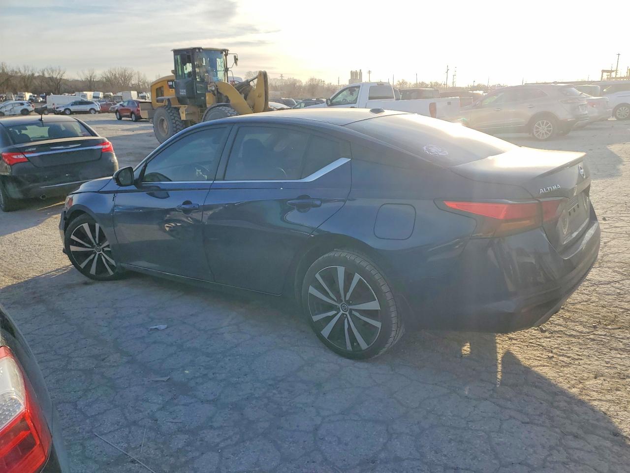 2019 NISSAN ALTIMA SR photo 4
