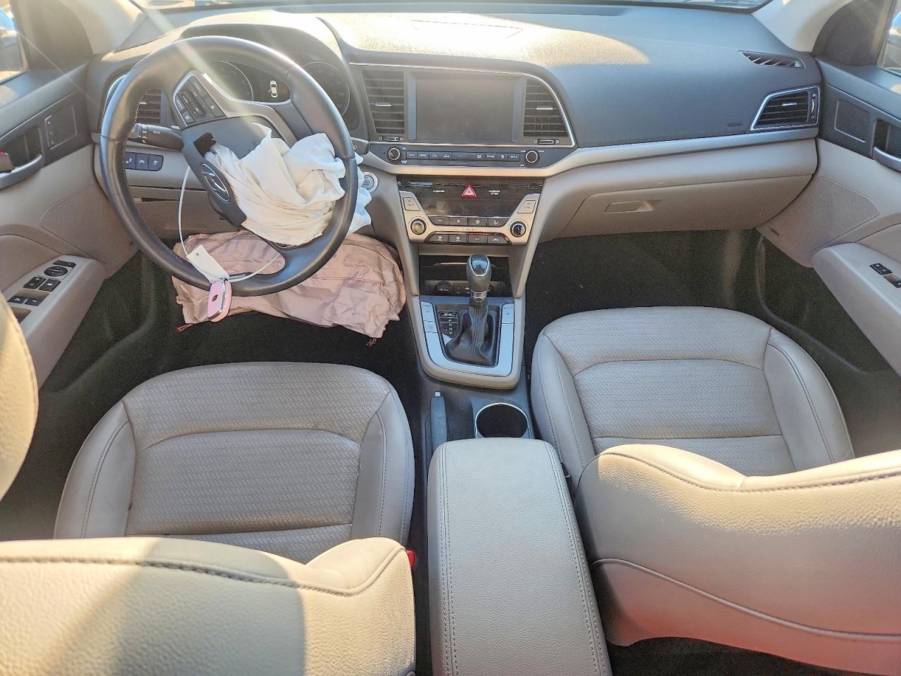 2017 HYUNDAI ELANTRA SE photo 15
