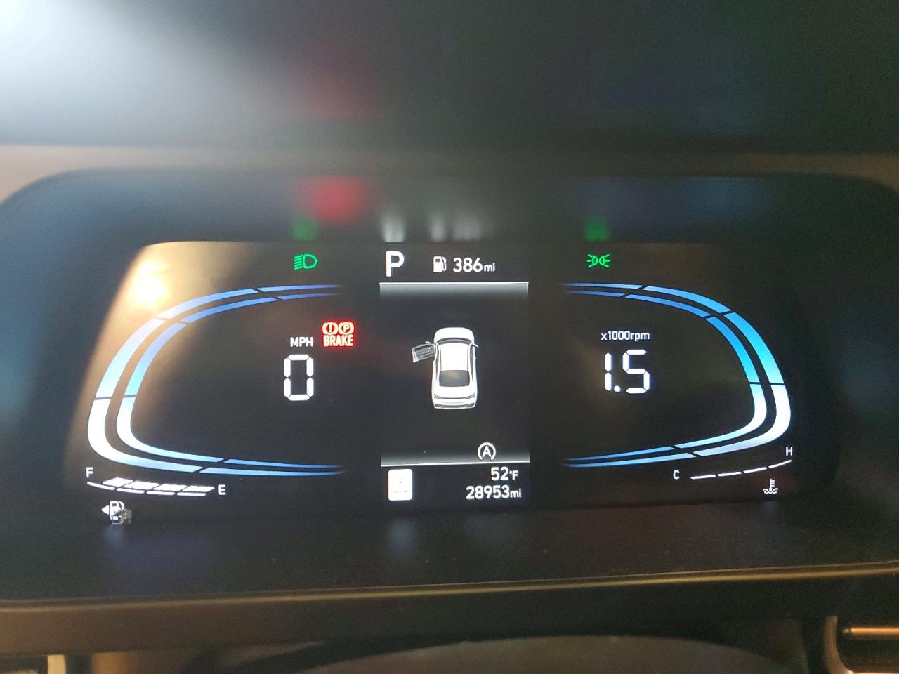2024 HYUNDAI ELANTRA SE photo 9