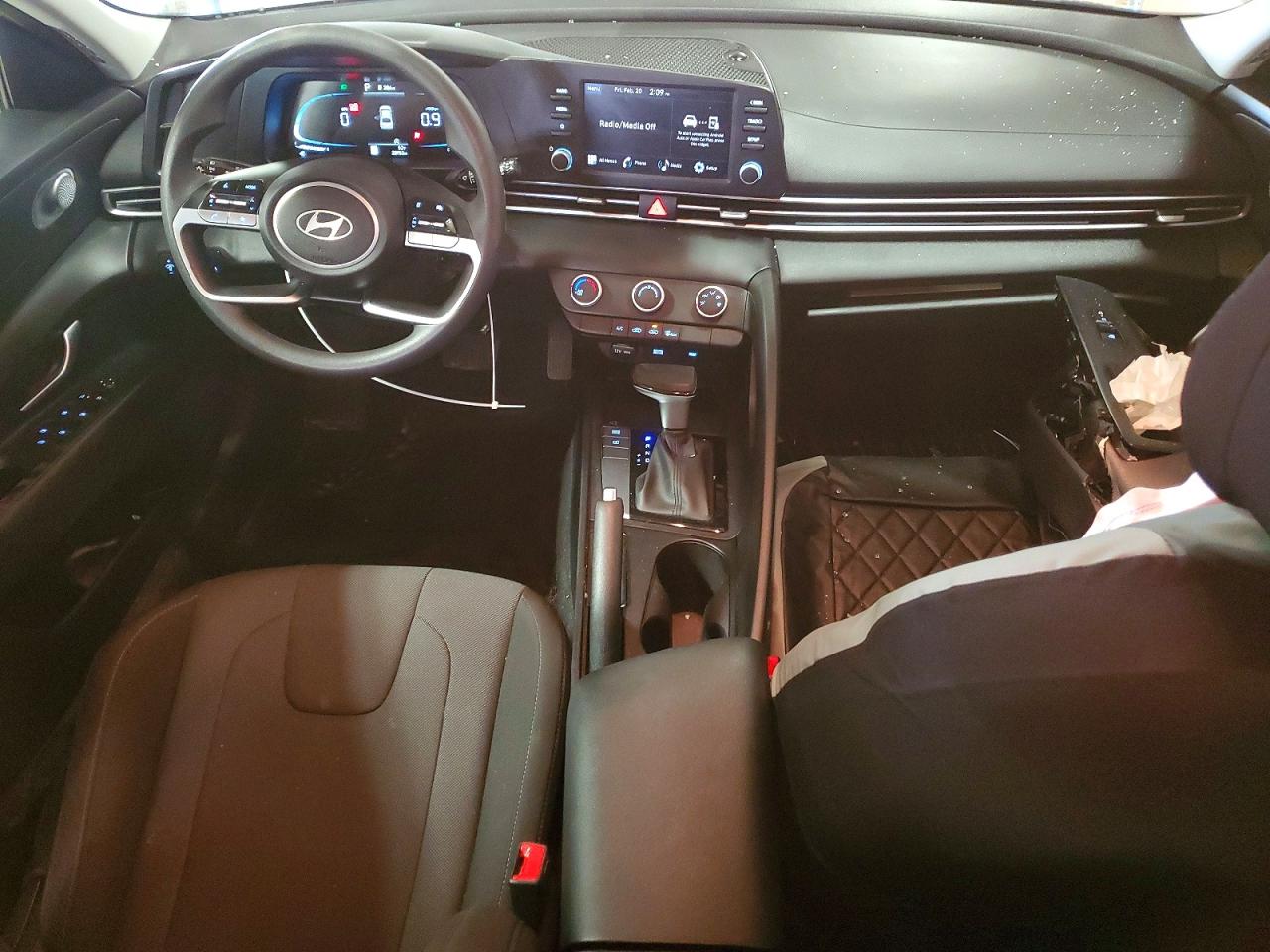 2024 HYUNDAI ELANTRA SE photo 8
