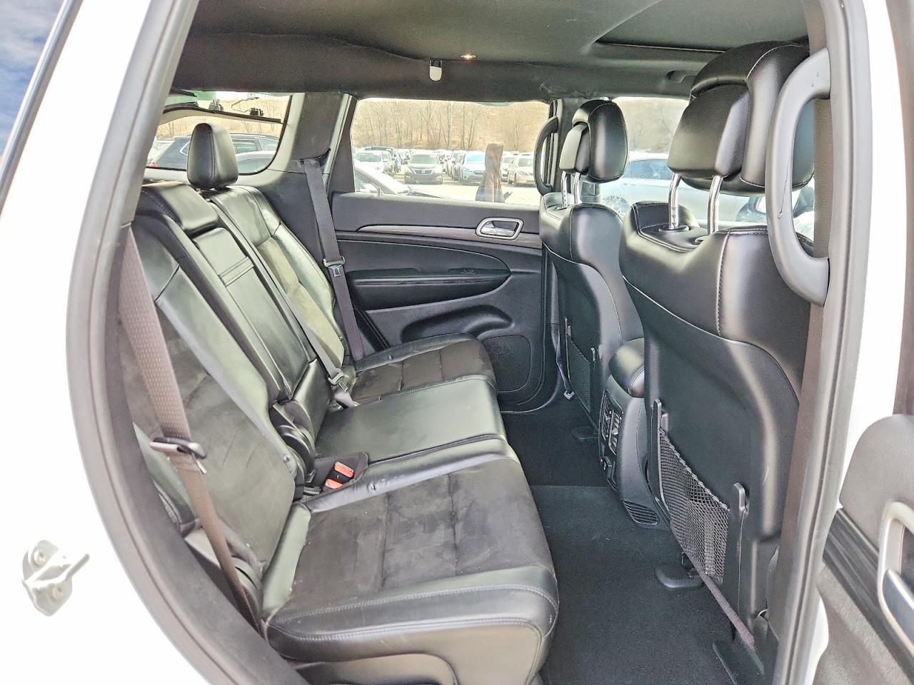 2020 JEEP GRAND CHEROKEE LAREDO photo 21