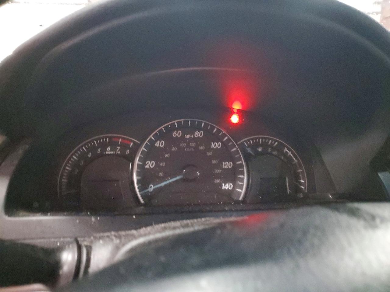 2014 TOYOTA CAMRY LE photo 9