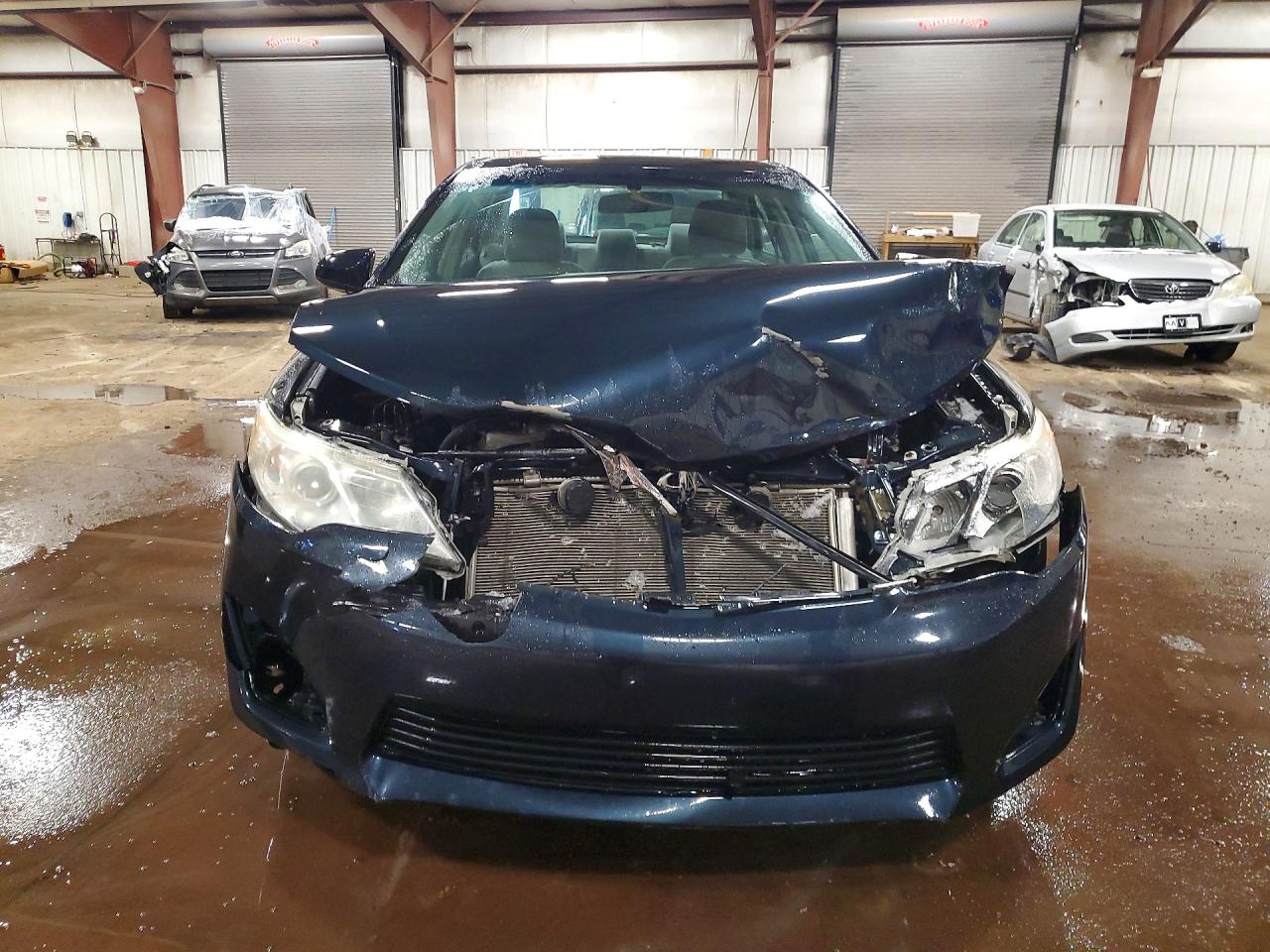 2014 TOYOTA CAMRY LE photo 5