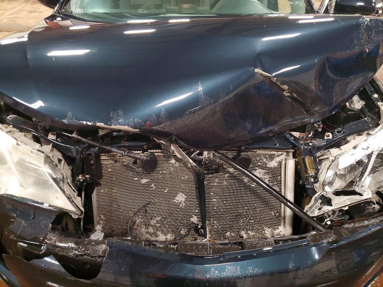 2014 TOYOTA CAMRY LE photo 11