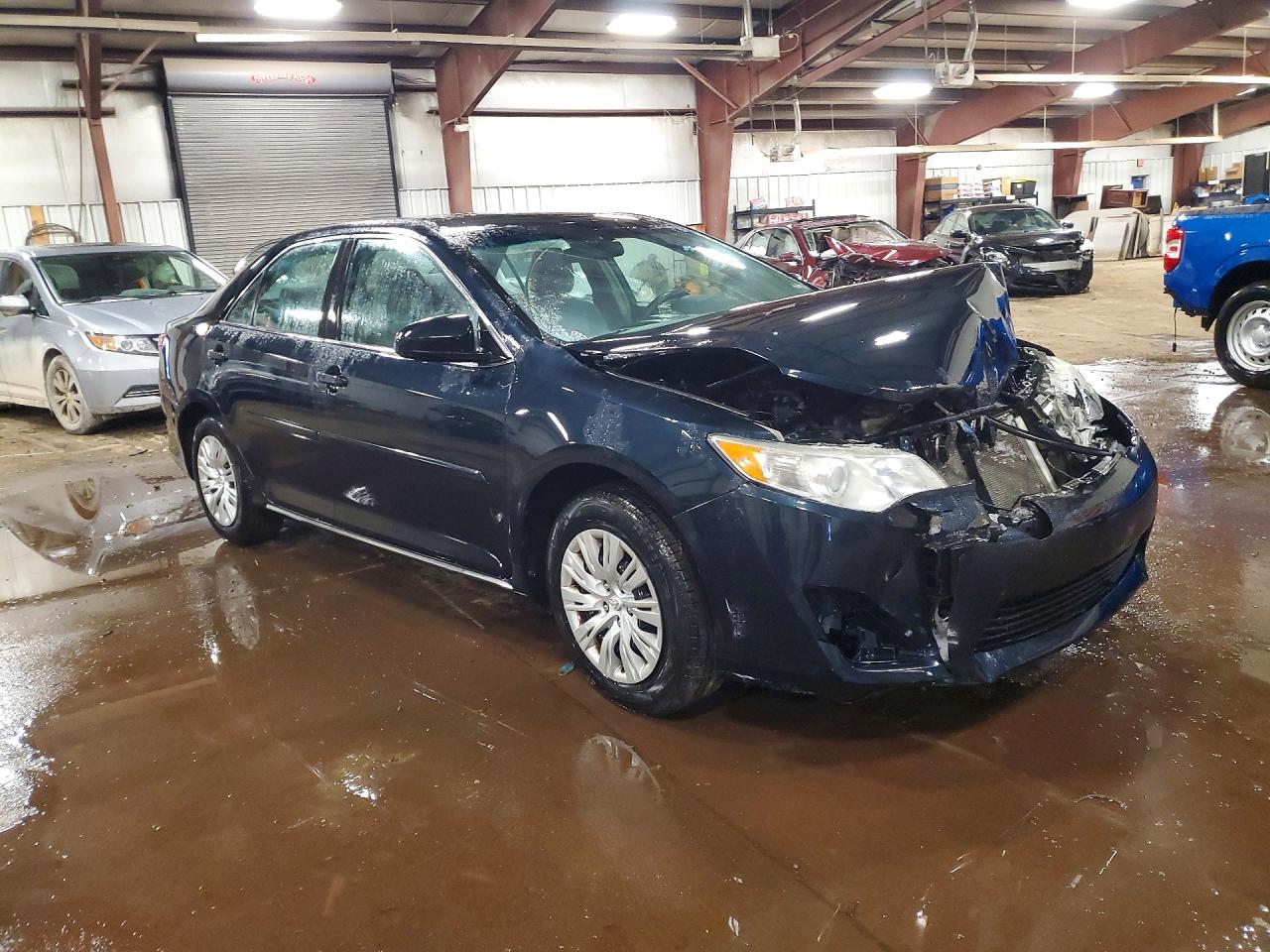 2014 TOYOTA CAMRY LE photo 4