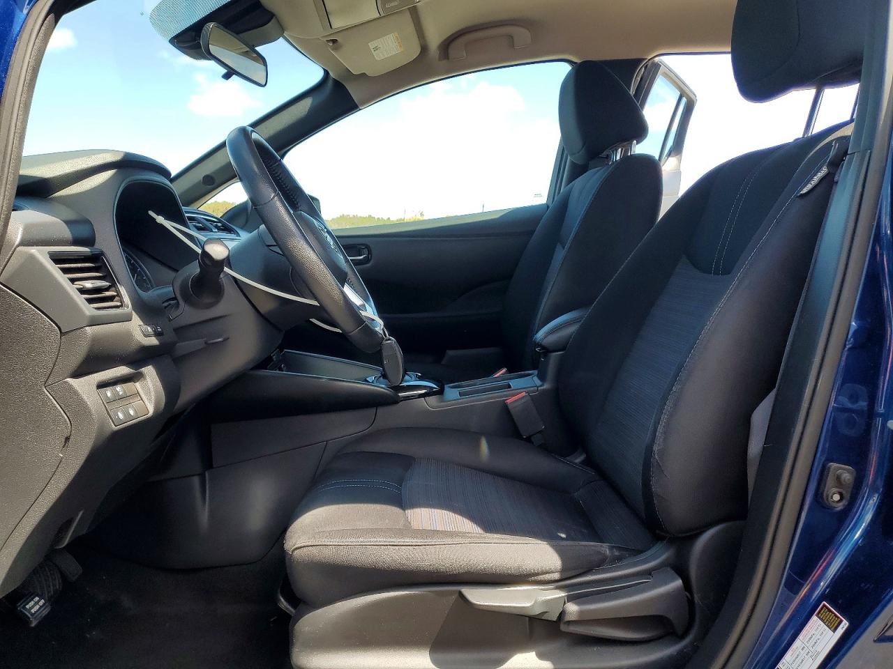 2022 NISSAN LEAF SV photo 19