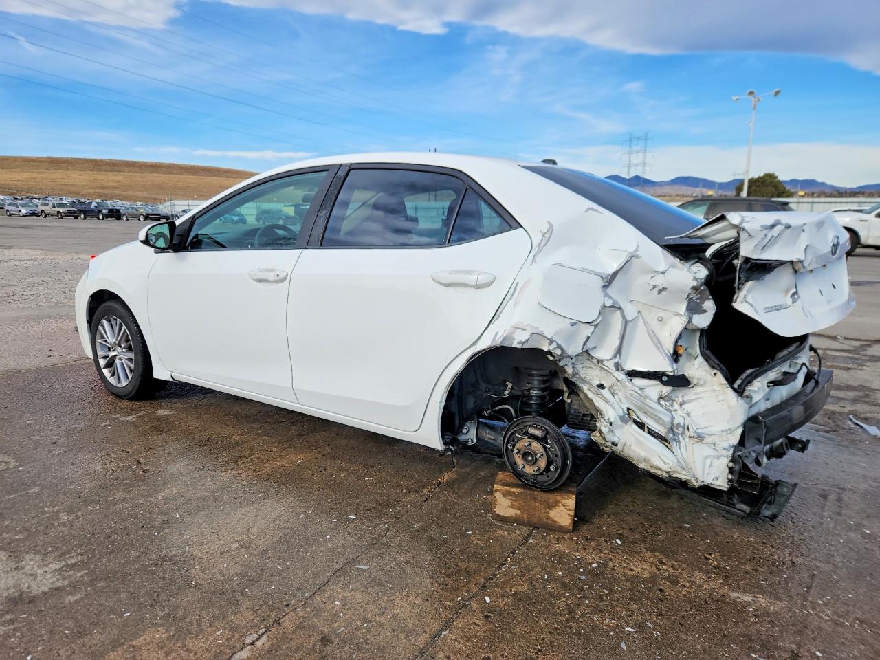 2015 TOYOTA COROLLA LE PLUS photo 2