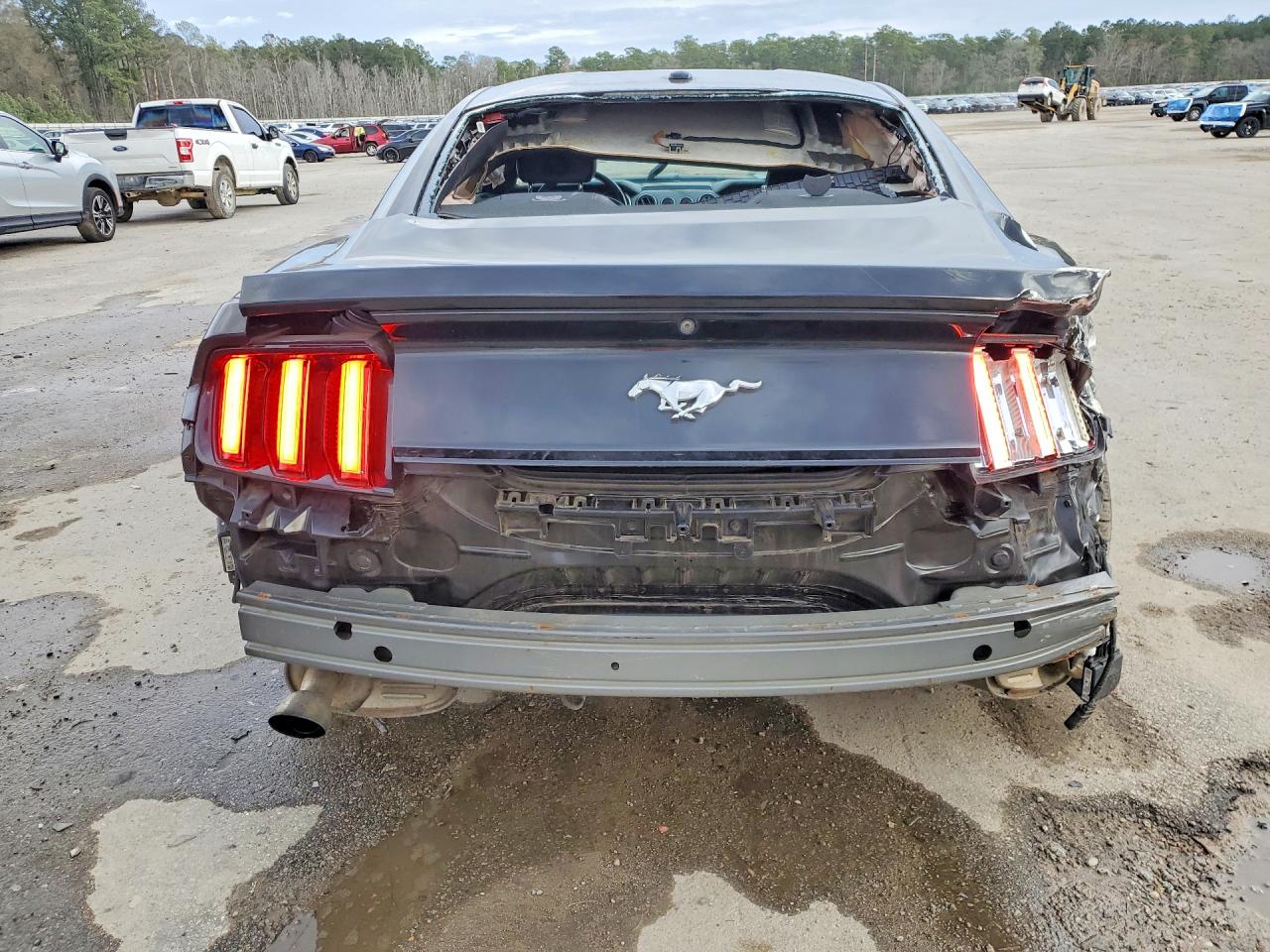 2017 FORD MUSTANG photo 6