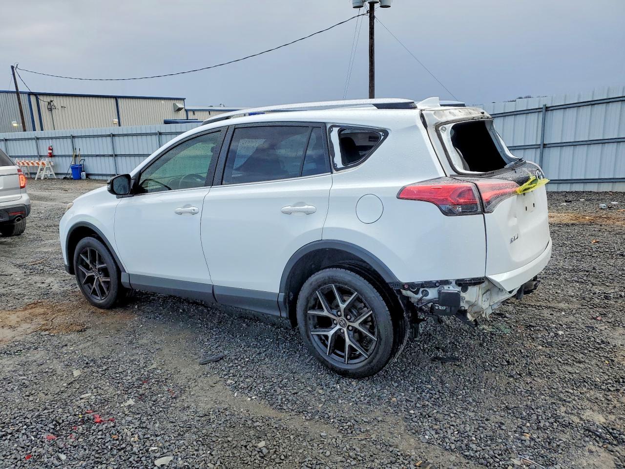 2016 TOYOTA RAV4 SE photo 2