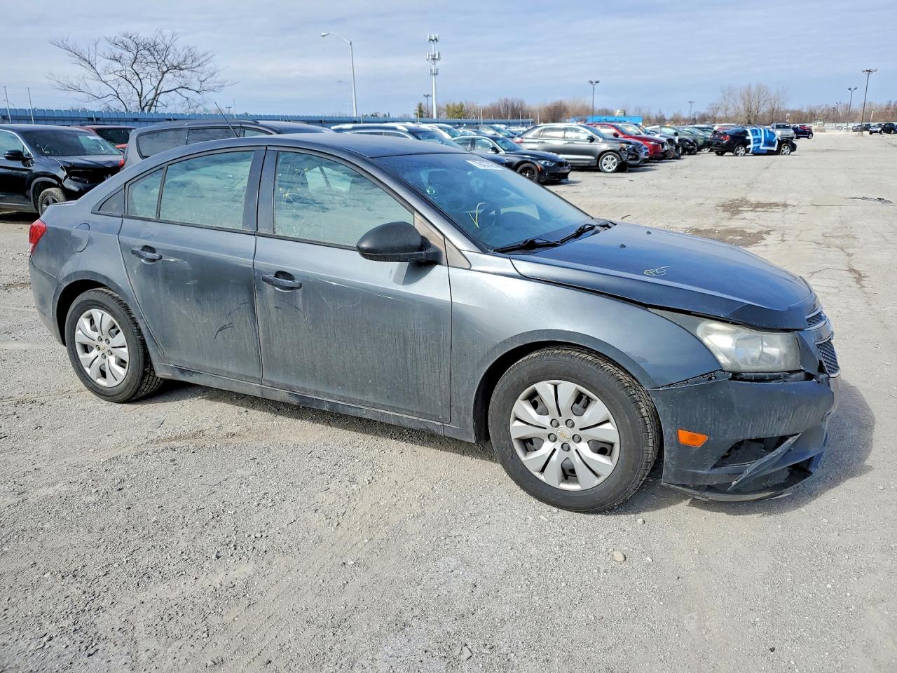 2013 CHEVROLET CRUZE LS photo 4